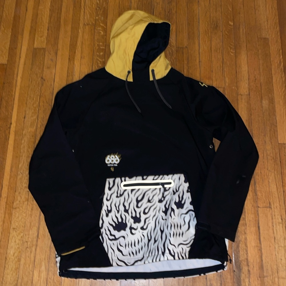 686 Snowboarding Tech Pullover
Excellent condition
Men’s XL
Tons of pockets